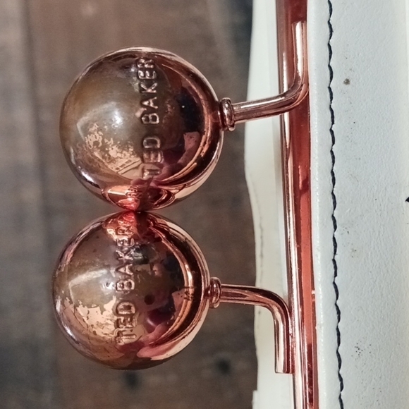 TED BAKER LEATHER WALLET - Picture 9 of 9